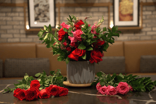 SUMMER BREEZE Postal Petal flowers in a vase